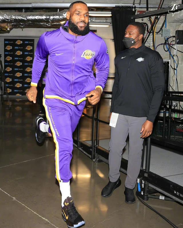 九游体育平台-阿扎伦卡官方宣布领先优势明显新规，湖人引发争议！-九游体育平台